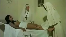 Pornovideos: Sie streichelte sanf ...