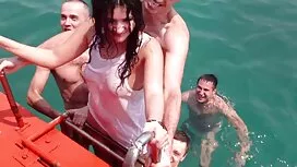 Pornovideos: Schwarz, brünetten p ...