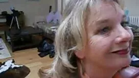 Pornovideos: Zwei junge Mädchen w ...