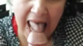 Pornovideos: Das Mädchen hatte ei ...