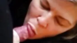 Pornovideos: Modell mit einem gro ...