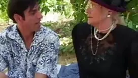 Pornovideos: MÄDCHEN werden und a ...