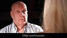 Pornovideos: Pikaper nahm die Mäd ...