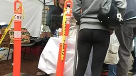 Pornovideos: Ein junger Mann isst ...